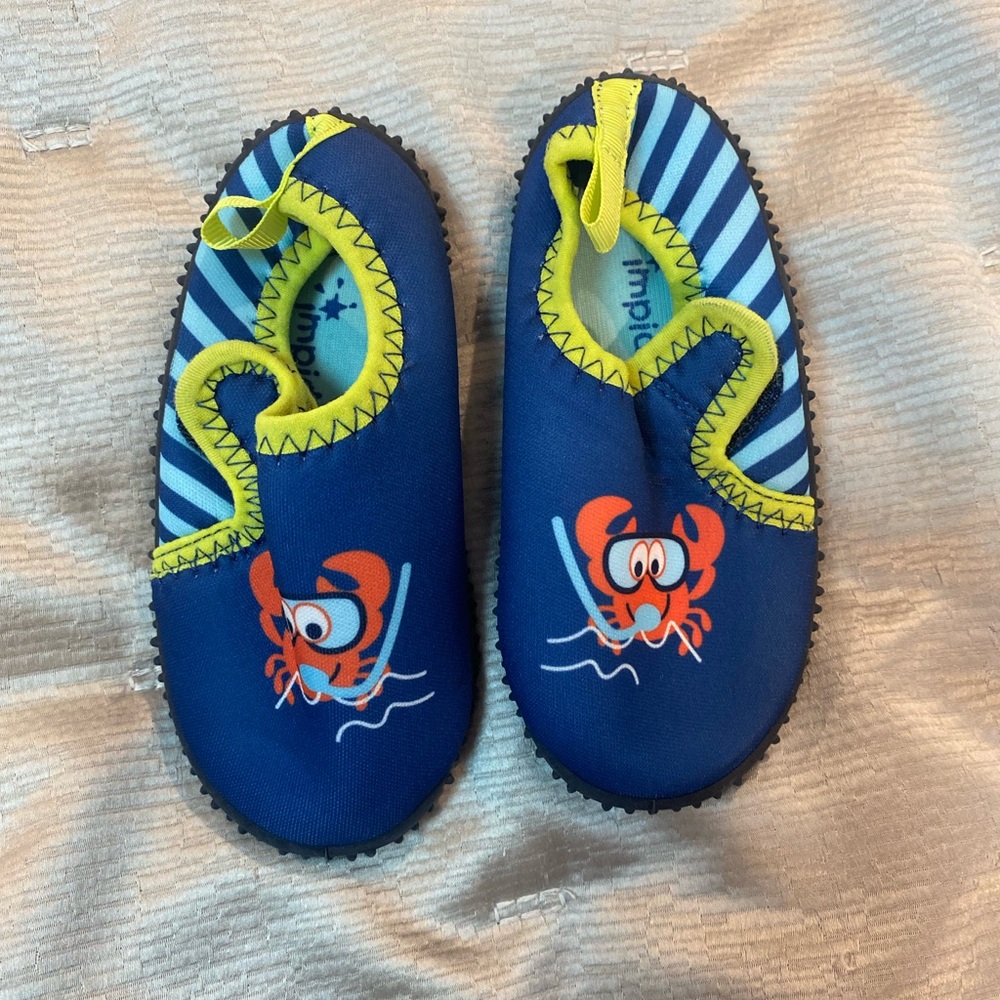 NWOT, IMPIDIMPI Water Shoes for babies/toddlers